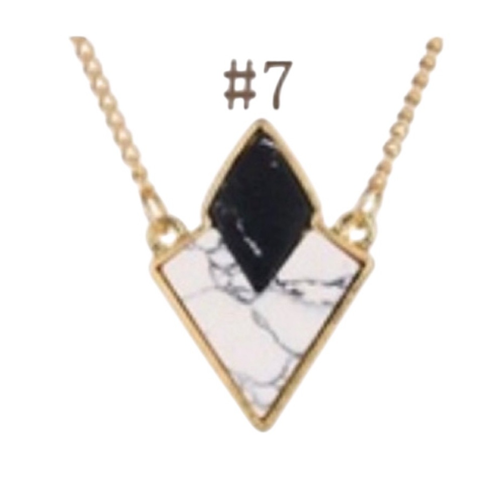 10/$25🦋 Farah Jewelry 18K Gold Plated Howlite Necklace